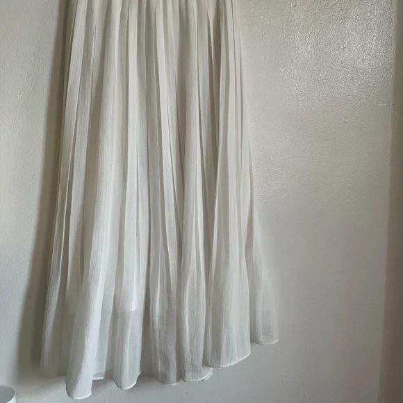 NEW Uniqlo White Skirt - Picture 8 of 11